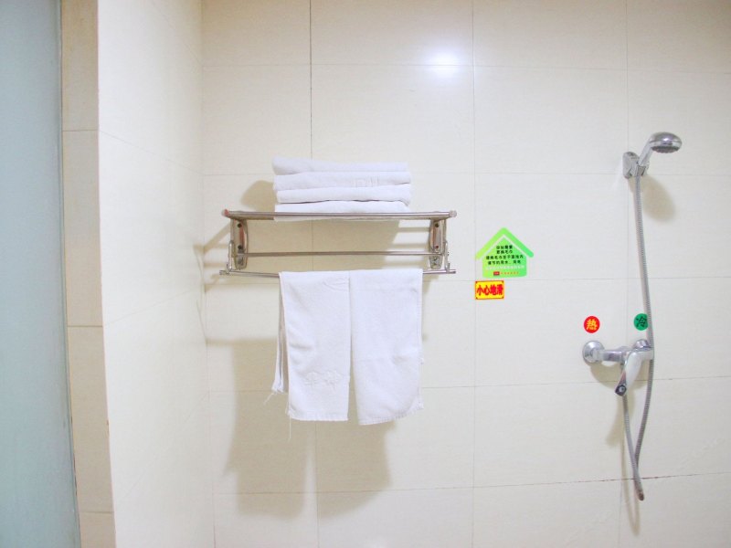 hotelPic