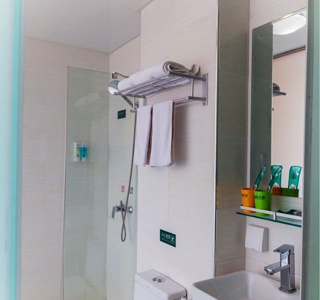 hotelPic