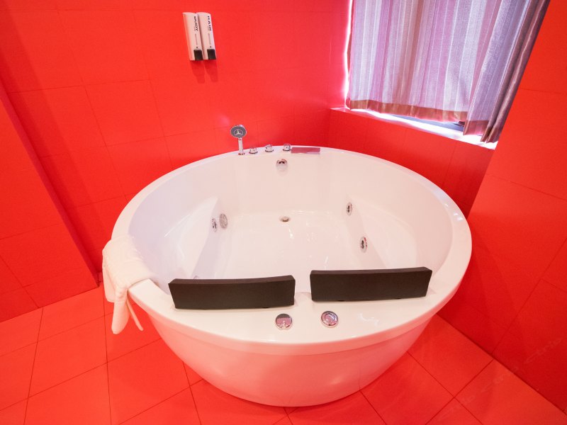 hotelPic