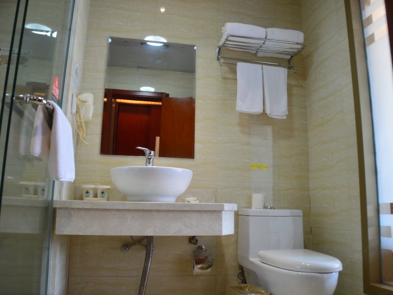 hotelPic