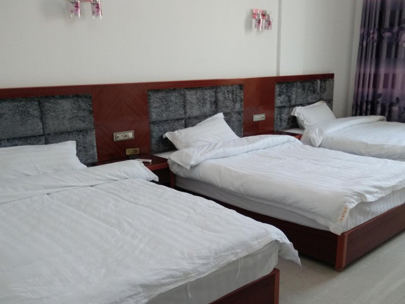 hotelPic