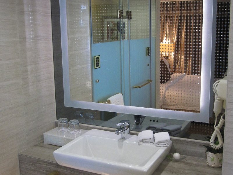 hotelPic