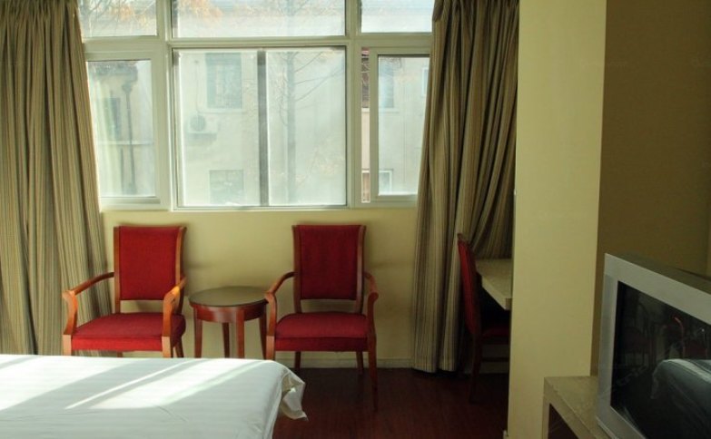 hotelPic