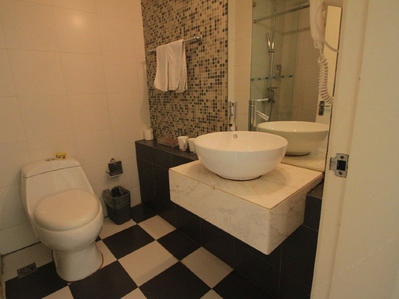 hotelPic