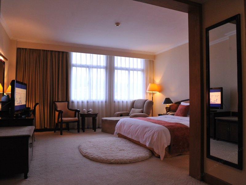 hotelPic