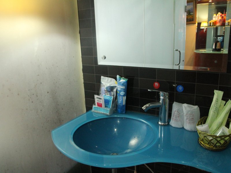 hotelPic