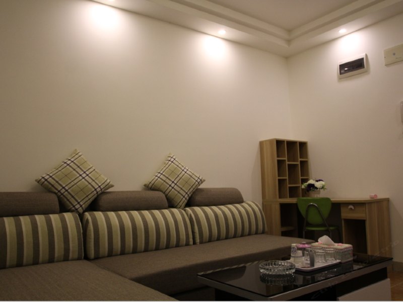 hotelPic