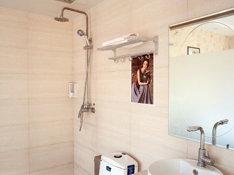 hotelPic