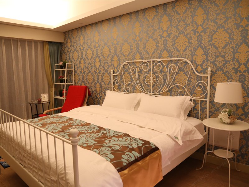 hotelPic