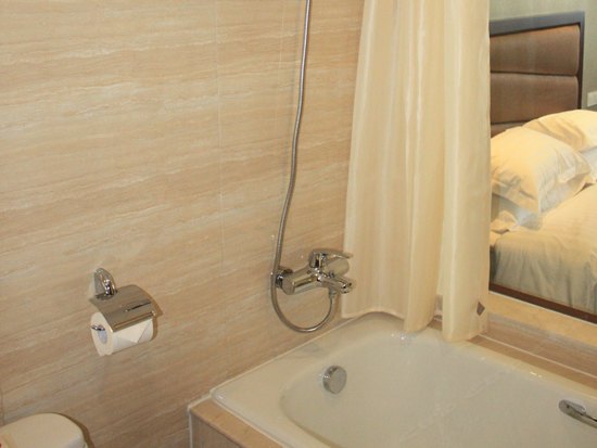 hotelPic