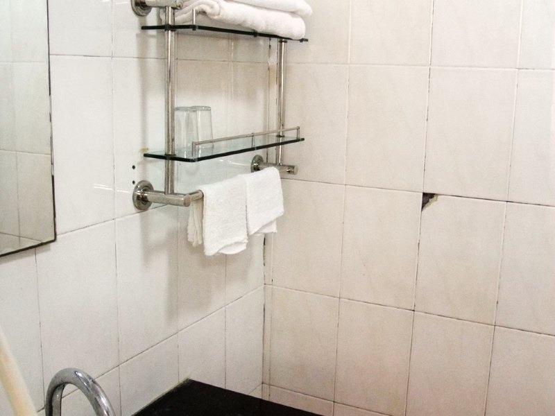 hotelPic