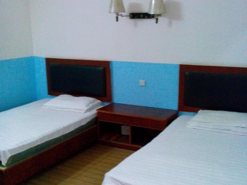 hotelPic