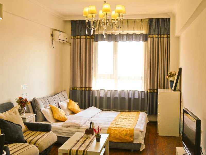 hotelPic