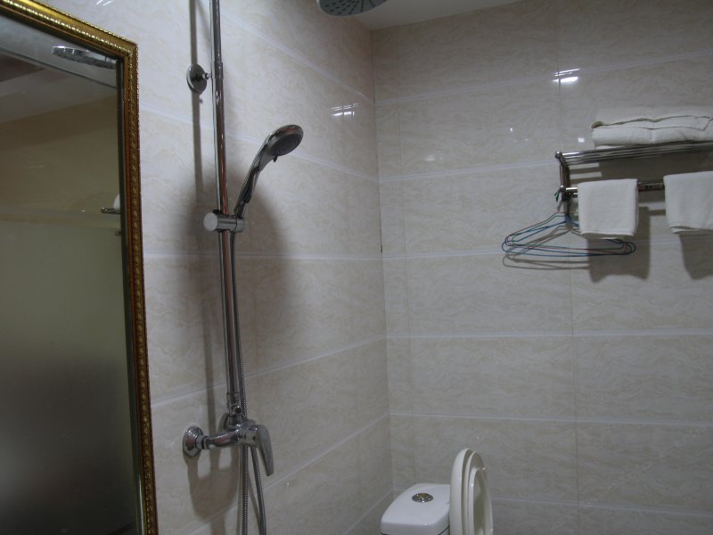 hotelPic
