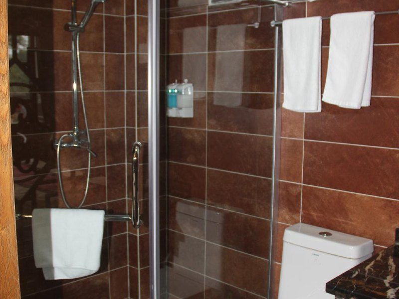 hotelPic