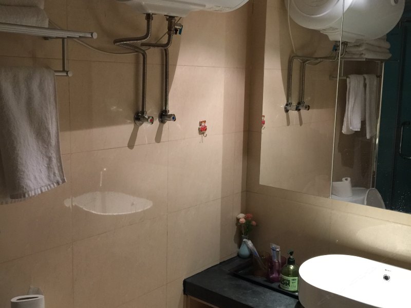 hotelPic
