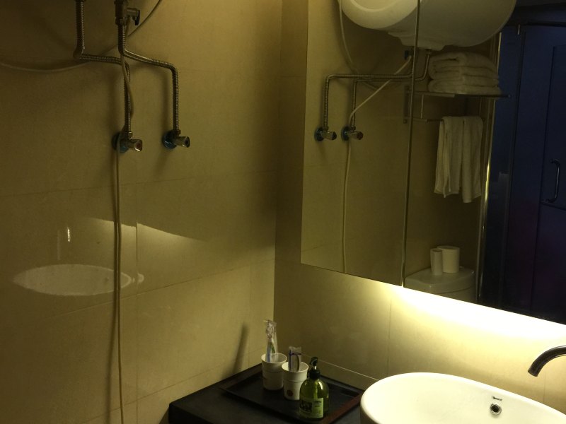hotelPic