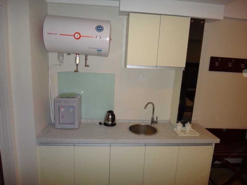 hotelPic