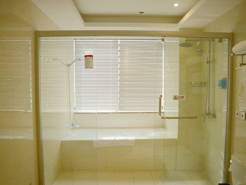 hotelPic