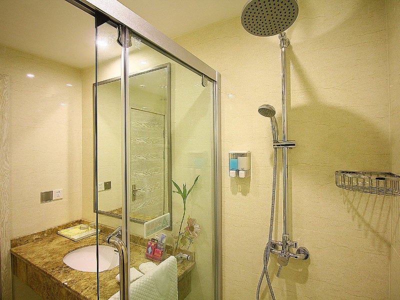 hotelPic