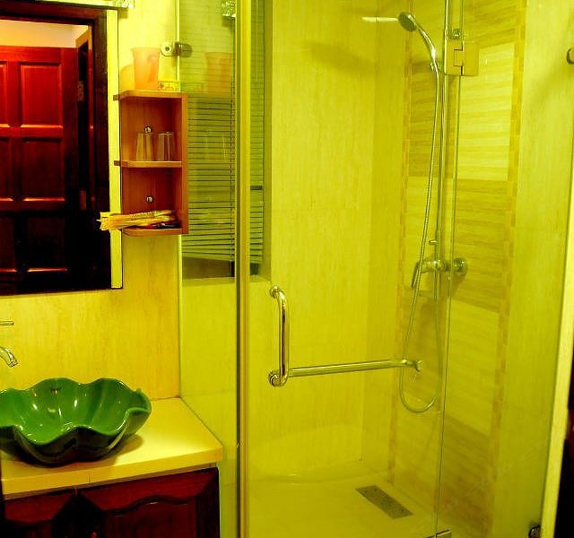 hotelPic