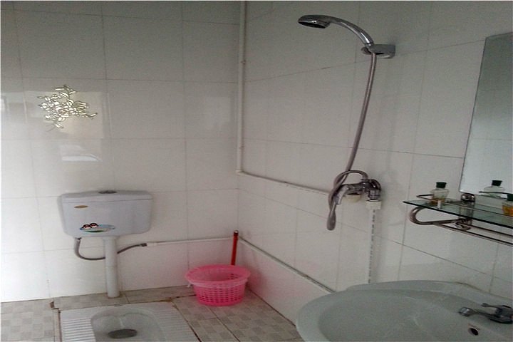 hotelPic
