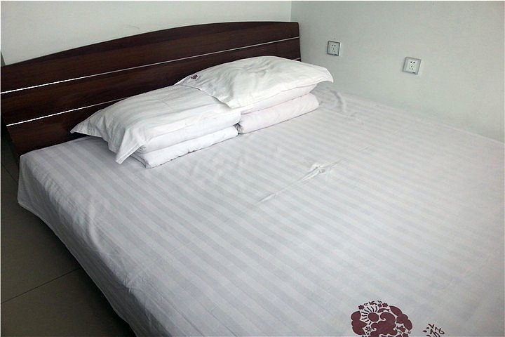 hotelPic
