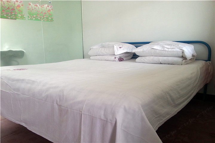 hotelPic