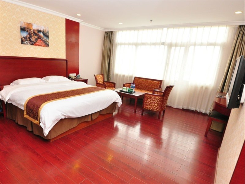 hotelPic