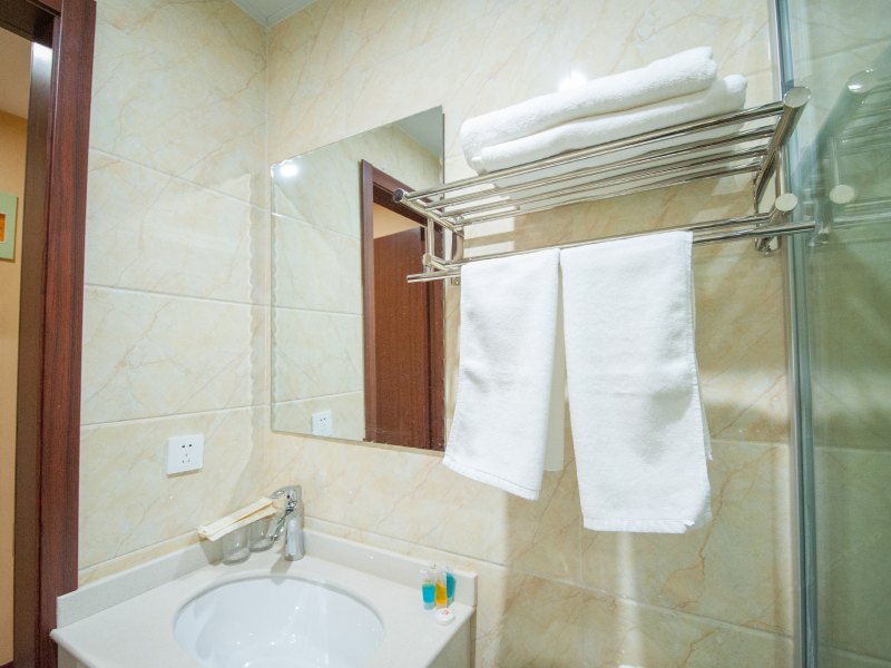 hotelPic