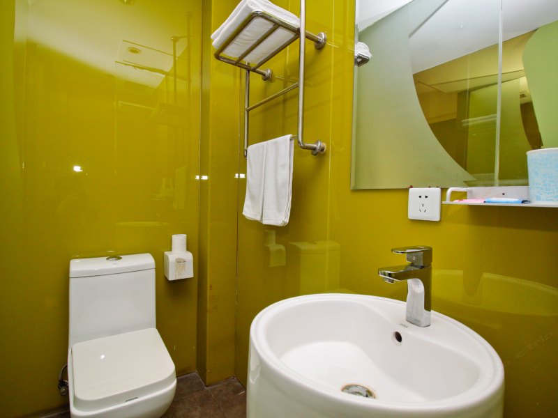 hotelPic
