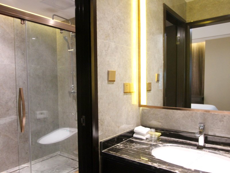 hotelPic