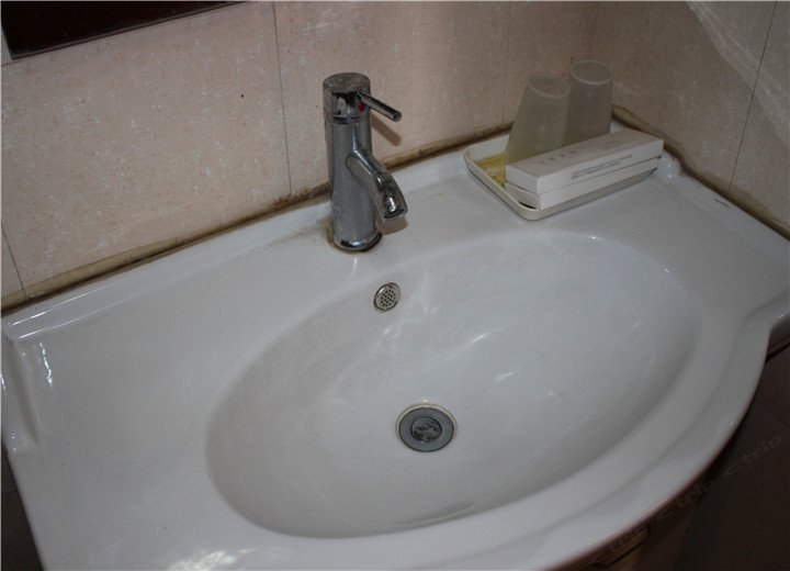 hotelPic