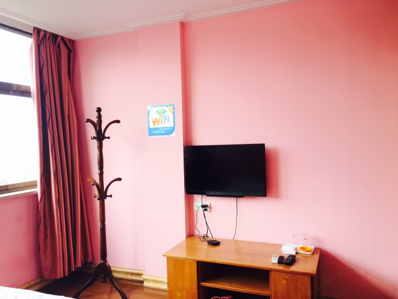hotelPic