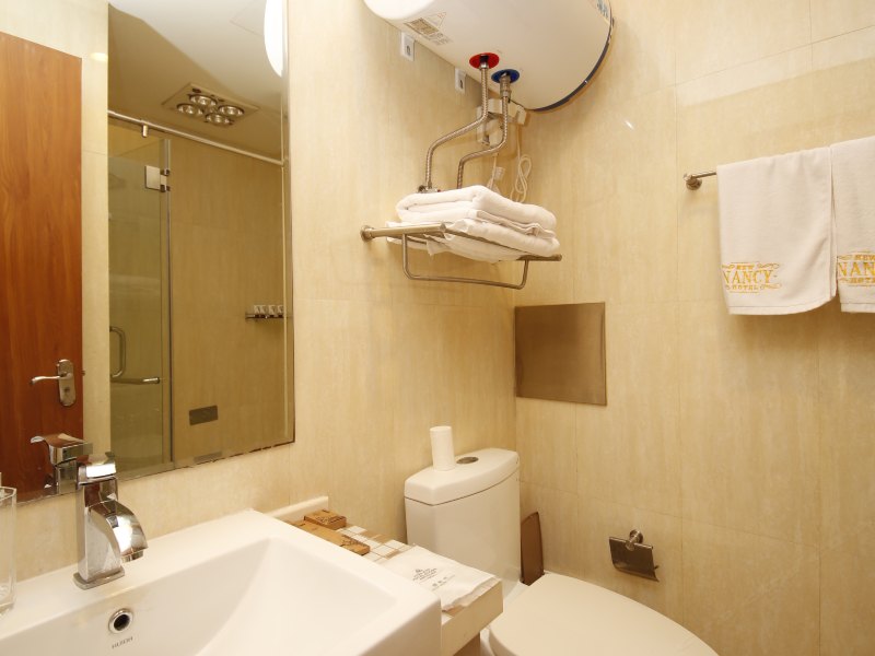 hotelPic