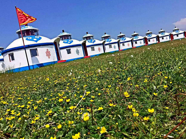 黄花沟风景区(门票自理) 位于内蒙古中部的乌兰察布草原腹地,是典型