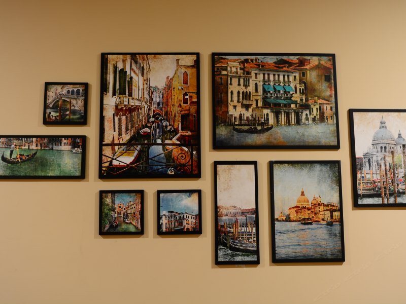 hotelPic