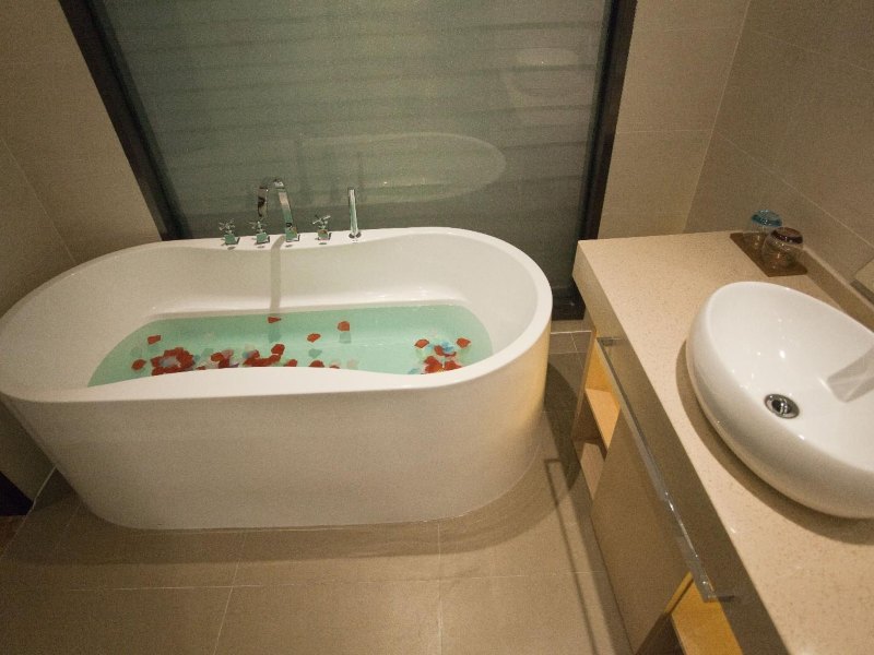hotelPic