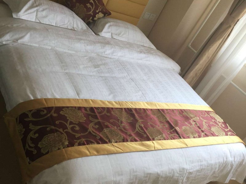 hotelPic