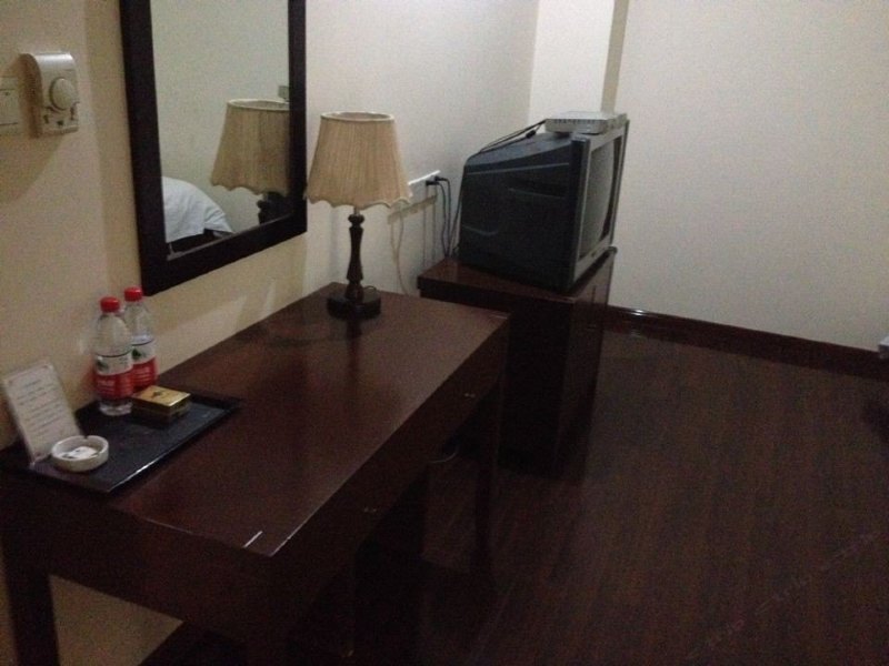 hotelPic