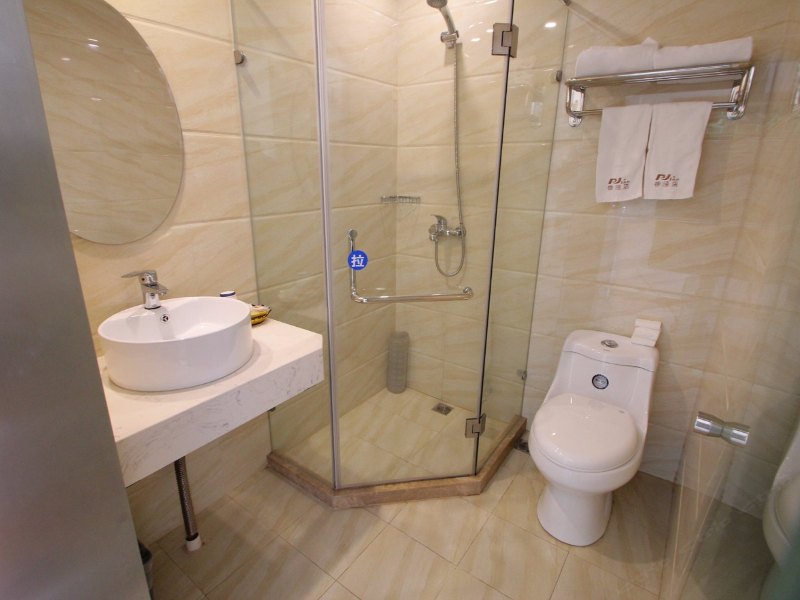 hotelPic