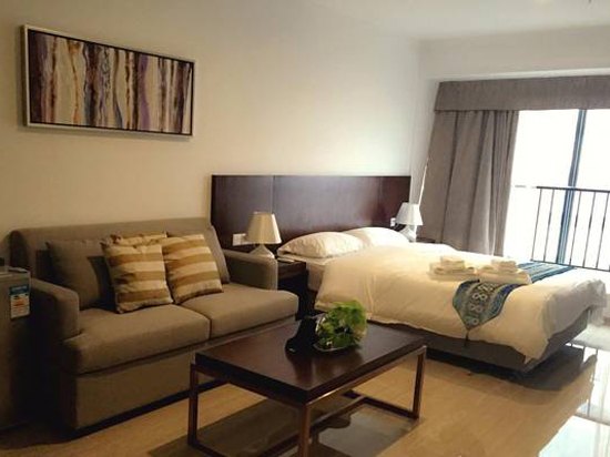 hotelPic