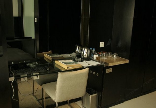 hotelPic