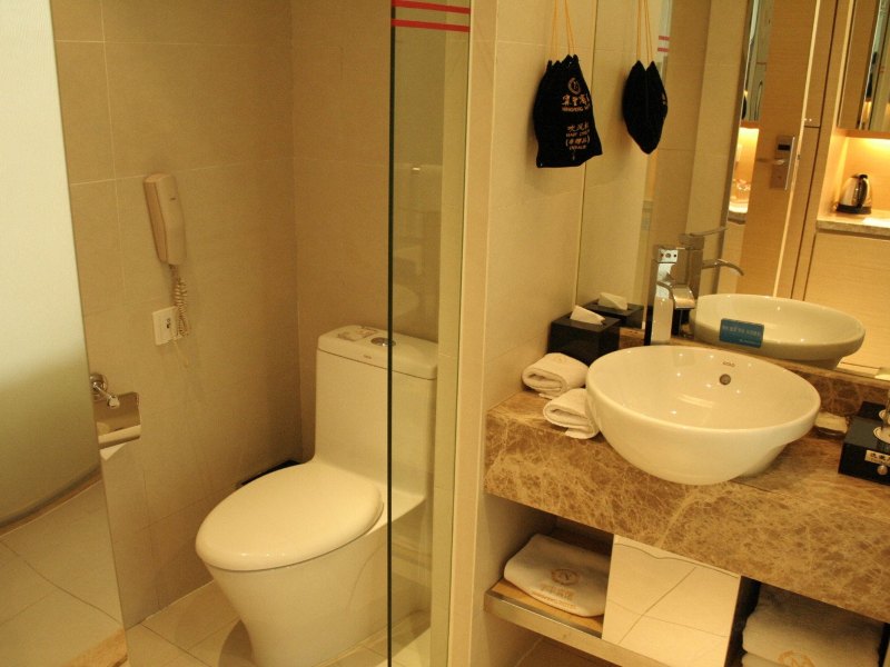 hotelPic