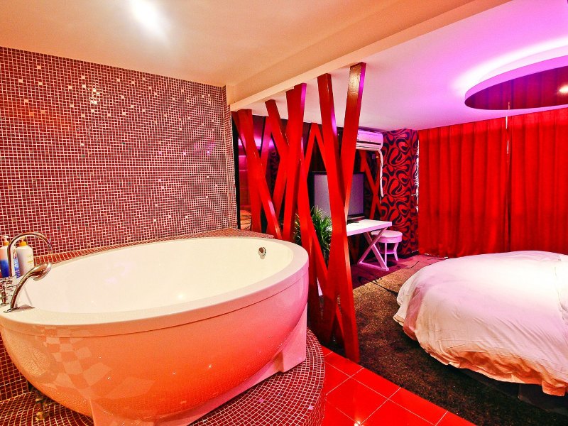 hotelPic