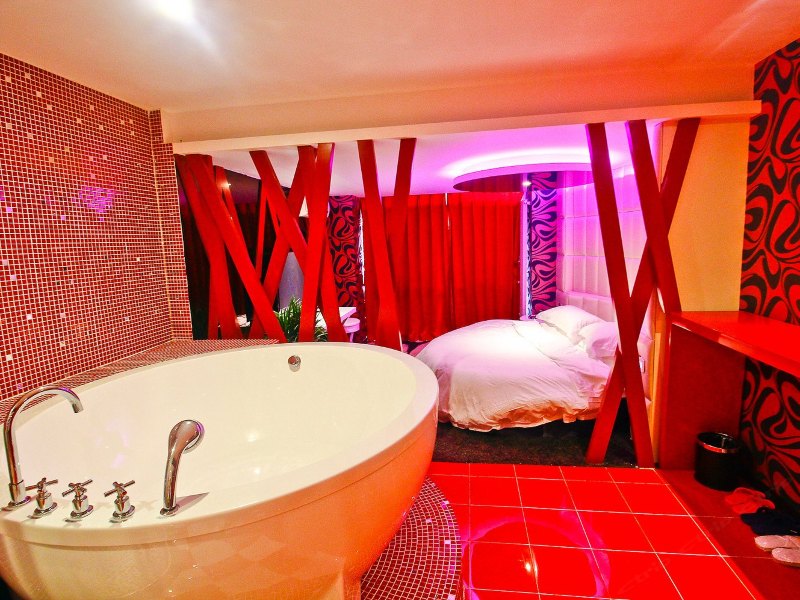 hotelPic