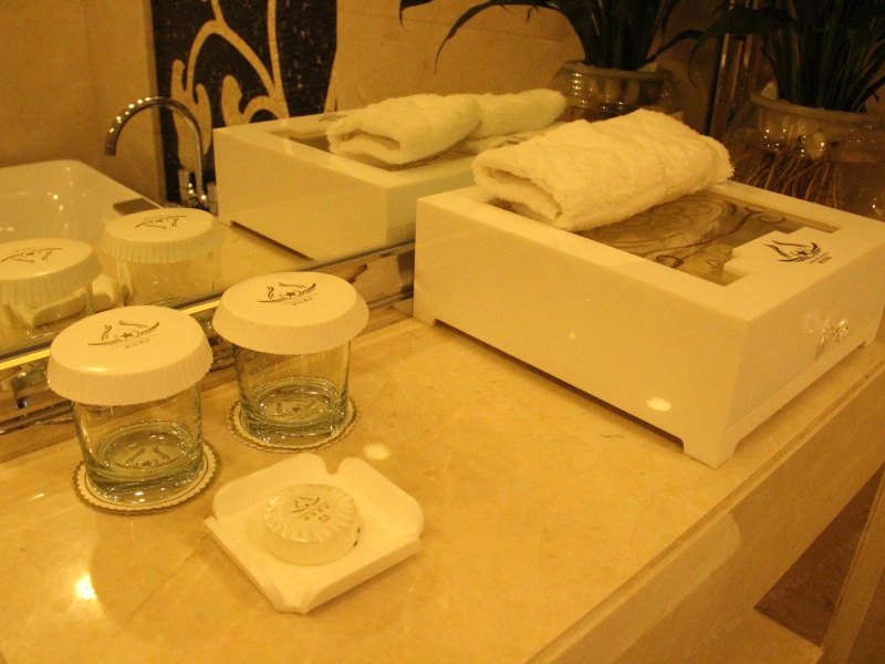 hotelPic