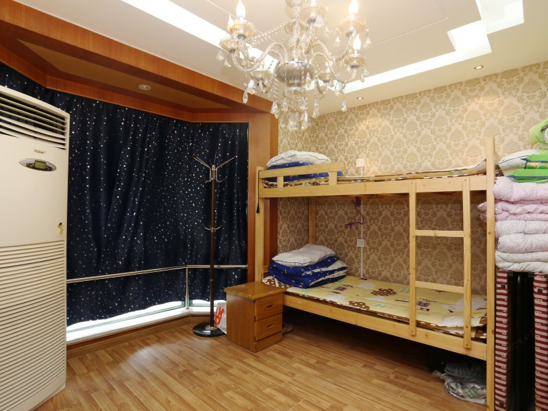 hotelPic