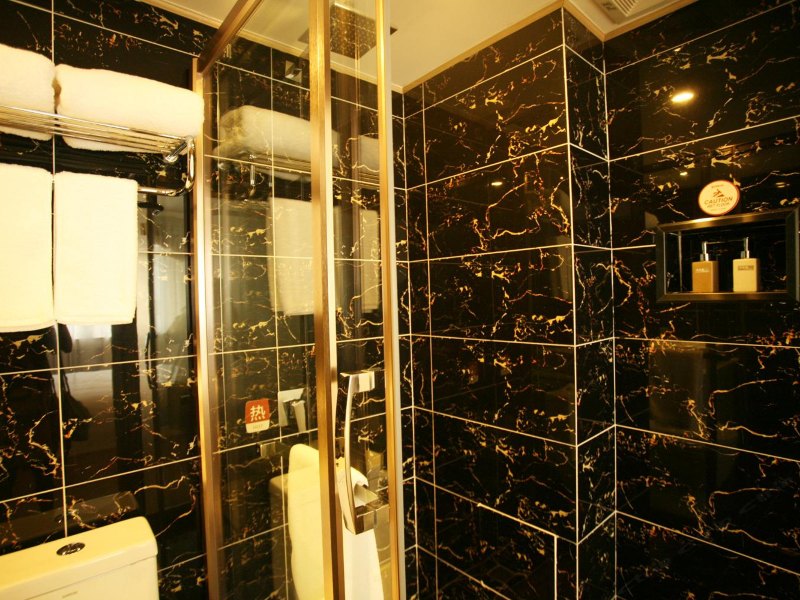 hotelPic