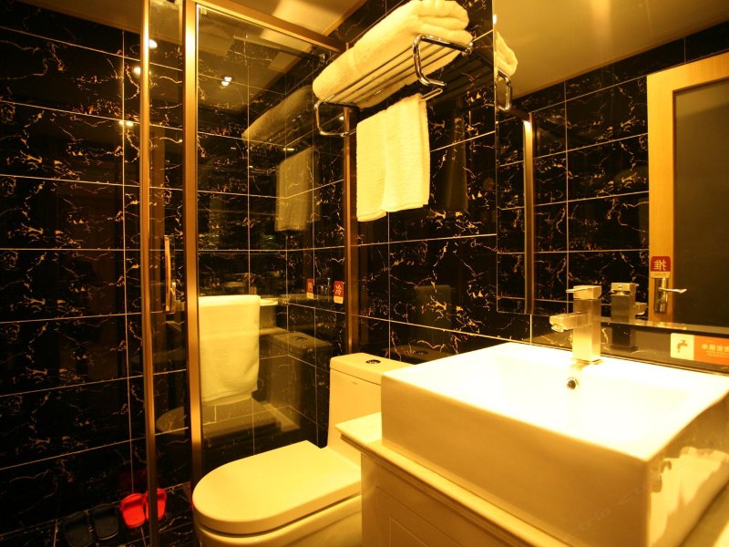 hotelPic